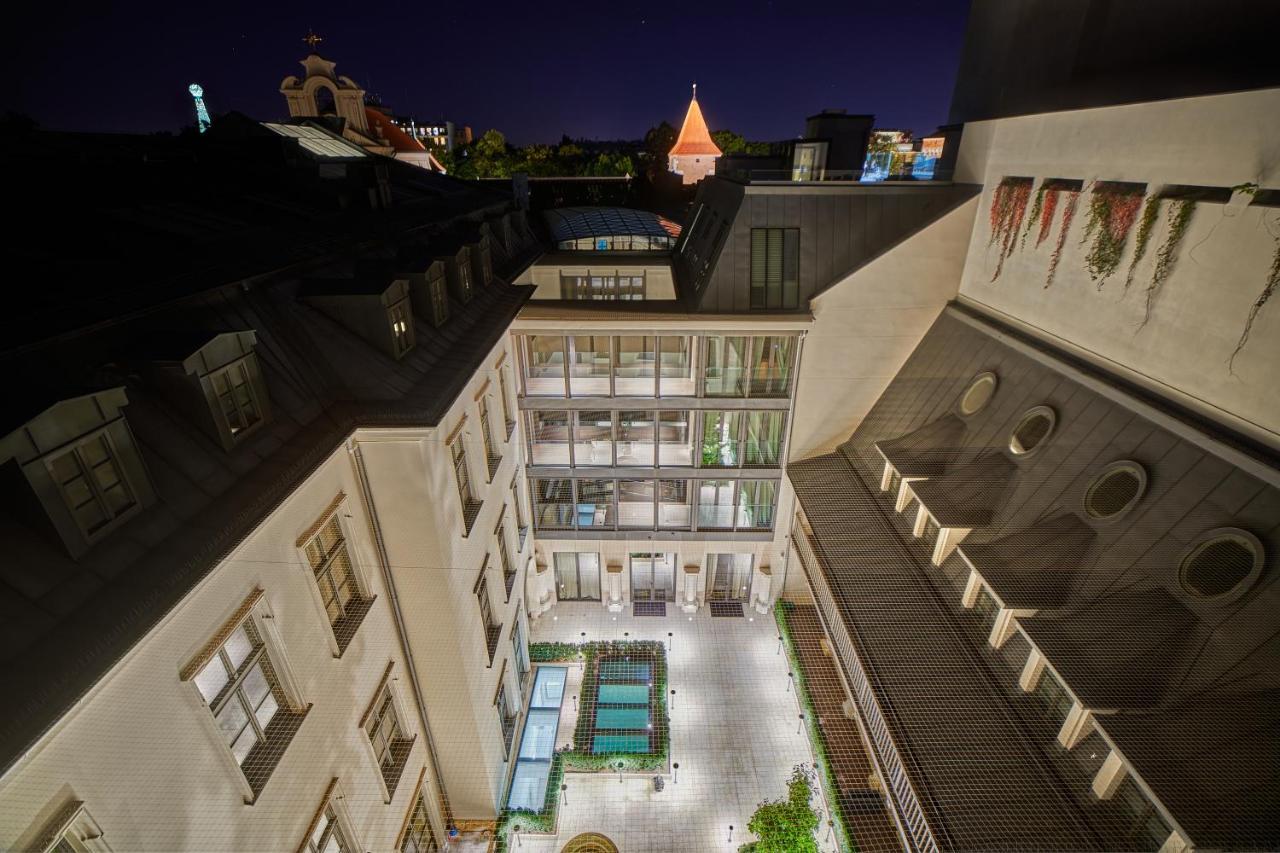 Hotel H15 Luxury Palace - Destigo Hotels クラクフ エクステリア 写真 The courtyard of the hotel